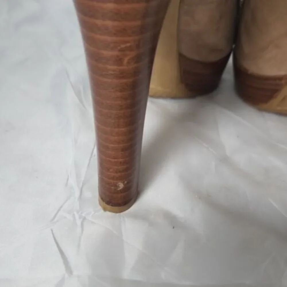 Stuart Weitzman For Russell‎ & Bromley Taupe Suede Lace Front Ankle Booties